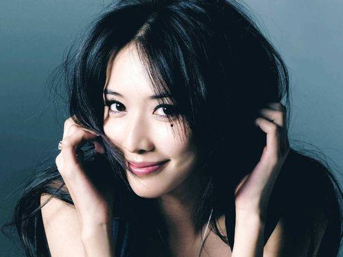 年龄最大的外国明星女,揭秘年龄最大的外国明星女生涯传奇