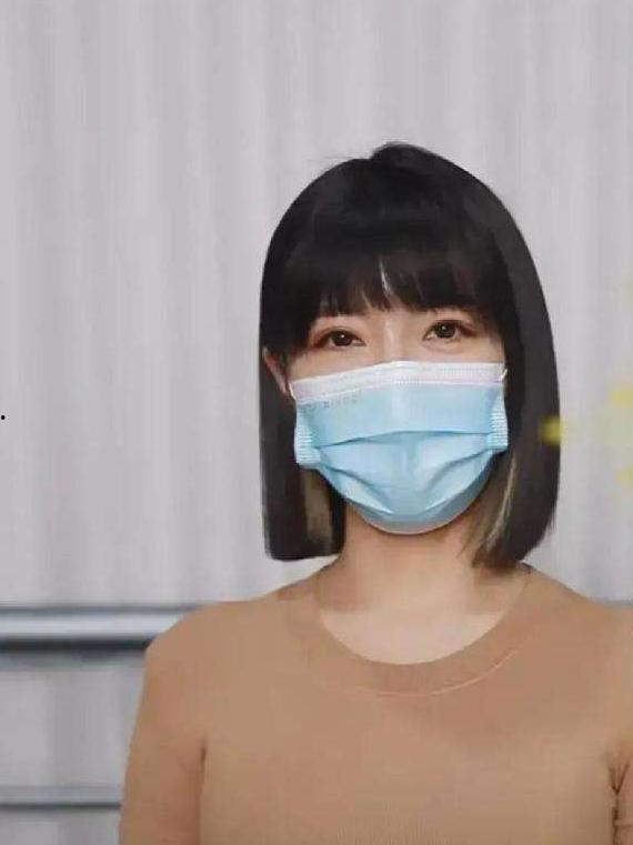 带粉口罩网红,引领时尚潮流的新宠儿